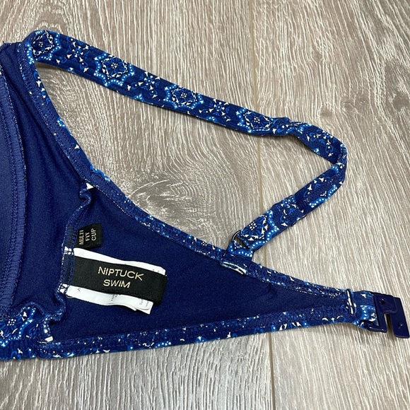 Nip Tuck Joann Bikini Top Blue Medallion Multi Fit Cup US 8 - Picture 16 of 16